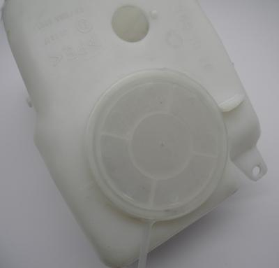 2018691020 Windschield washer fluid tank W201