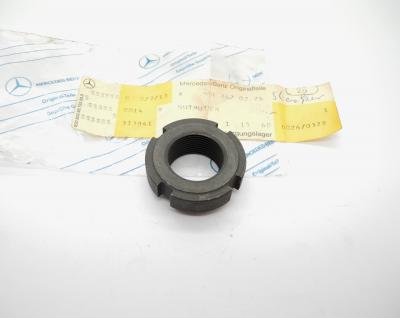 3192620226 Slotted nut flange on transfer case shaft